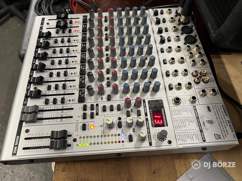 Behringer Eurorack UB1622FX-Pro analóg keverő