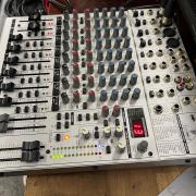 Behringer Eurorack UB1622FX-Pro analóg keverő