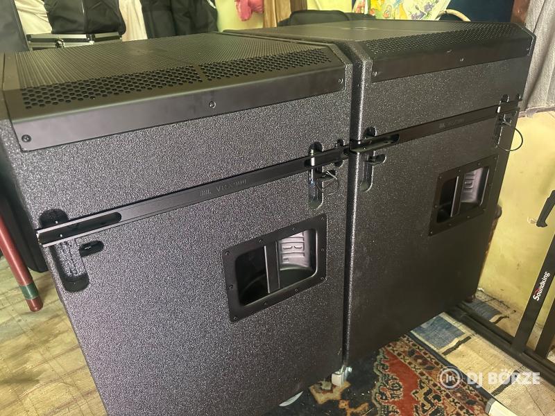 JBL VRX 918s passzív mélyláda