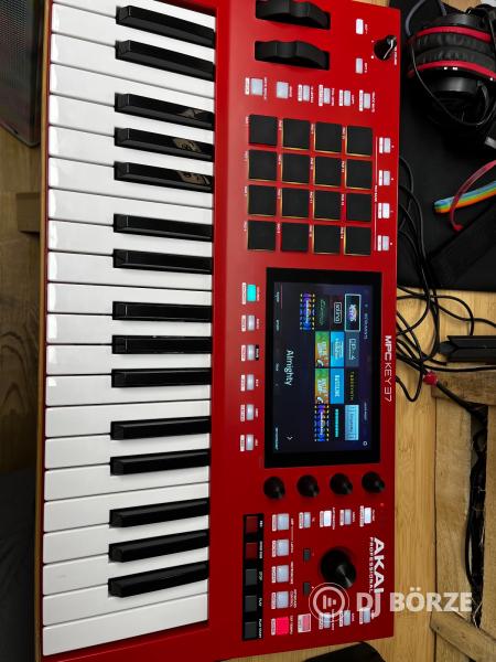 Akai MPC Key 37 Standalone Workstation