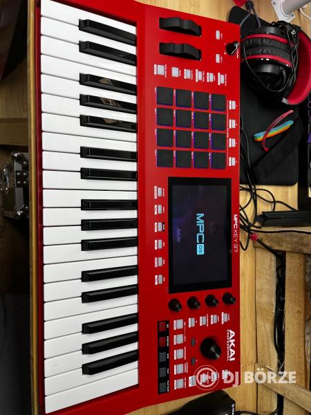 Akai MPC Key 37 Standalone Workstation