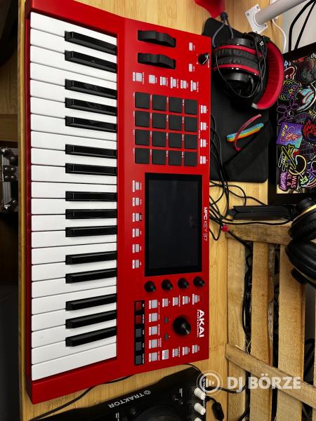 Akai MPC Key 37 Standalone Workstation