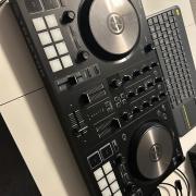 Native Instruments Traktor Kontrol S2 MK3