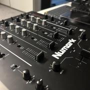 Numark M6-USB DJ keverő