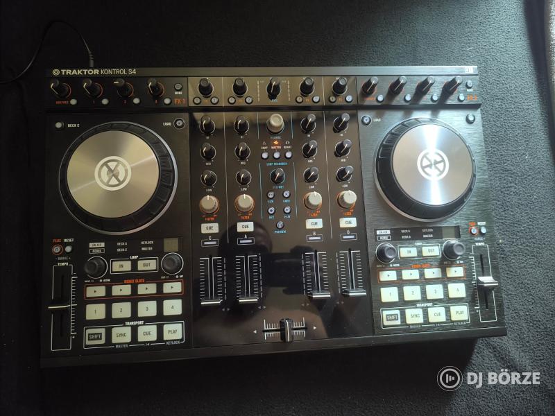Native Instruments Traktor Kontrol S4 Mk2 + UDG Hardcase táska