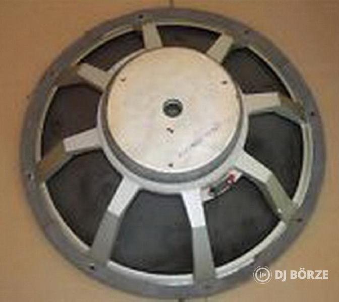 Sok-sok 8", 10", 12", 15",18", 21" hangszórók, ringek, 1"-2" driverek, 1"- 2" tölcsérek
