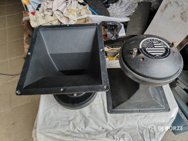 Sok-sok 8", 10", 12", 15",18", 21" hangszórók, ringek, 1"-2" driverek, 1"- 2" tölcsérek