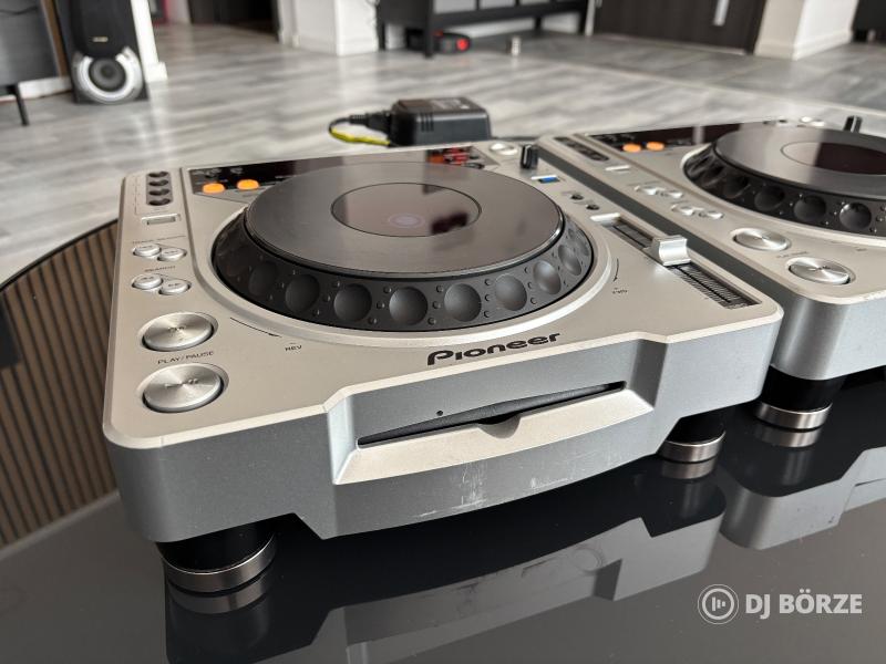 Pioneer CDJ-800 MKII pár