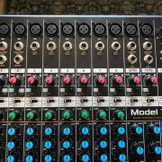 Tascam Model 16 - Mixer, USB-s multitrack interface, SD-kártyás rögzítő