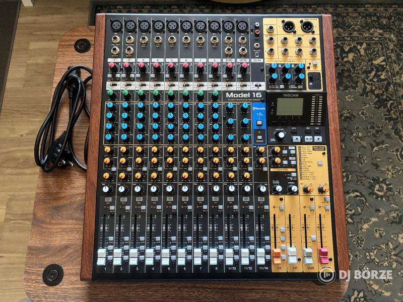 Tascam Model 16 - Mixer, USB-s multitrack interface, SD-kártyás rögzítő