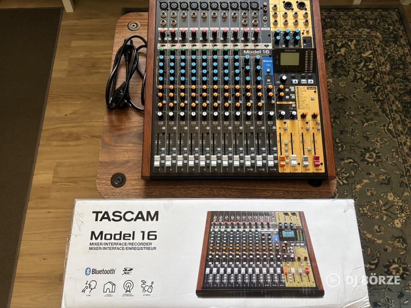 Tascam Model 16 - Mixer, USB-s multitrack interface, SD-kártyás rögzítő
