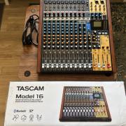 Tascam Model 16 - Mixer, USB-s multitrack interface, SD-kártyás rögzítő
