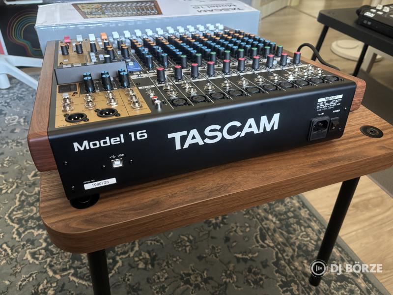 Tascam Model 16 - Mixer, USB-s multitrack interface, SD-kártyás rögzítő