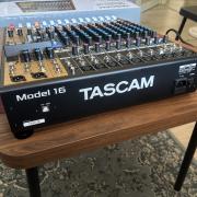 Tascam Model 16 - Mixer, USB-s multitrack interface, SD-kártyás rögzítő