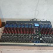 Peavey professzionális analóg zenekari keverő mixer - 30+ csatorna
