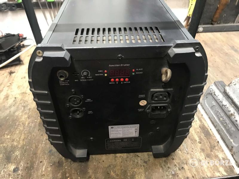 American DJ REVO4 LED effektgép