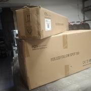 FOS LED FOLLOW SPOT 150 -, állvánnyal