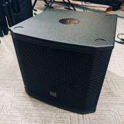Electro-Voice (EV) ELX200-12SP aktív mélynyomó subwoofer  + védőtok