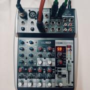Behringer Xenyx QX1002USB kompakt keverő + USB interfész + Klark Teknik FX