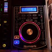 Reloop RMX-60 Digital, Numark NDX400 DJ szett alu rack-ben