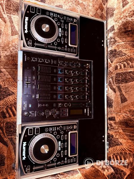 Reloop RMX-60 Digital, Numark NDX400 DJ szett alu rack-ben