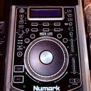 Reloop RMX-60 Digital, Numark NDX400 DJ szett alu rack-ben