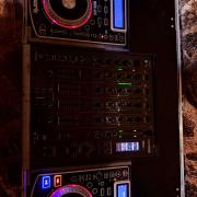 Reloop RMX-60 Digital, Numark NDX400 DJ szett alu rack-ben