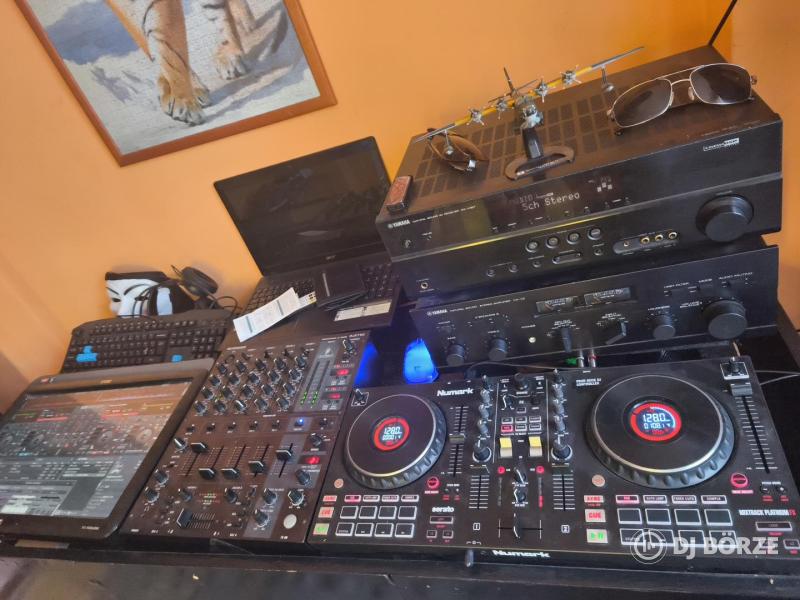 Numark mixtrack platinum Fx
