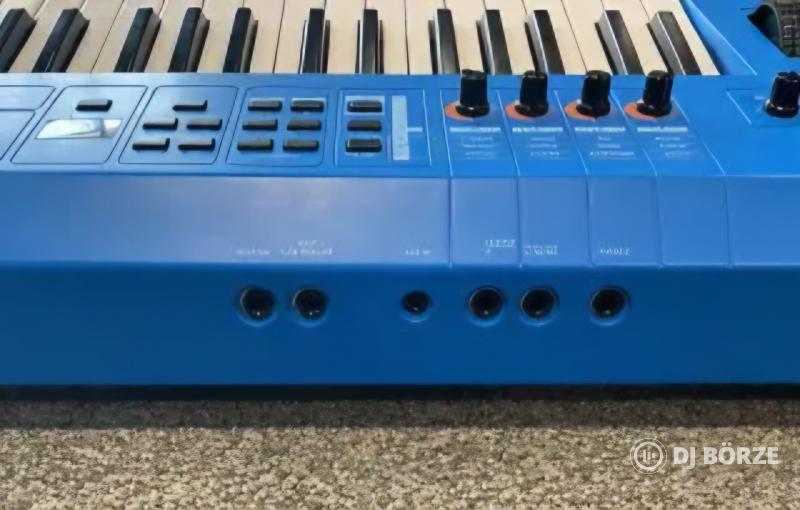 Yamaha MX61 V2 Blue