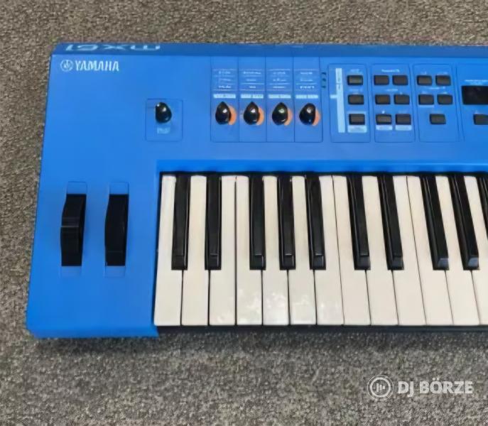 Yamaha MX61 V2 Blue