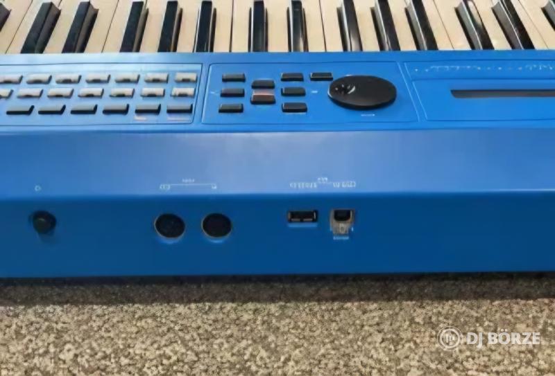 Yamaha MX61 V2 Blue