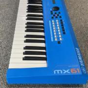 Yamaha MX61 V2 Blue