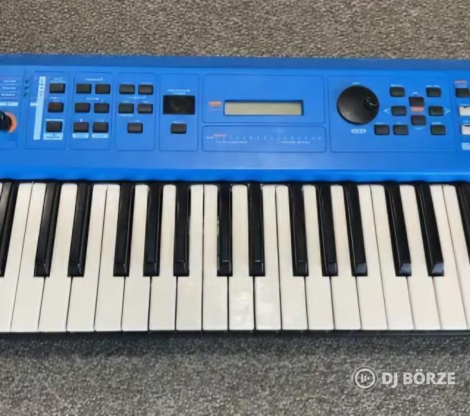 Yamaha MX61 V2 Blue