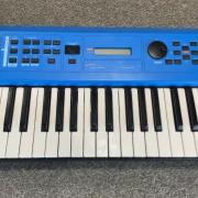 Yamaha MX61 V2 Blue