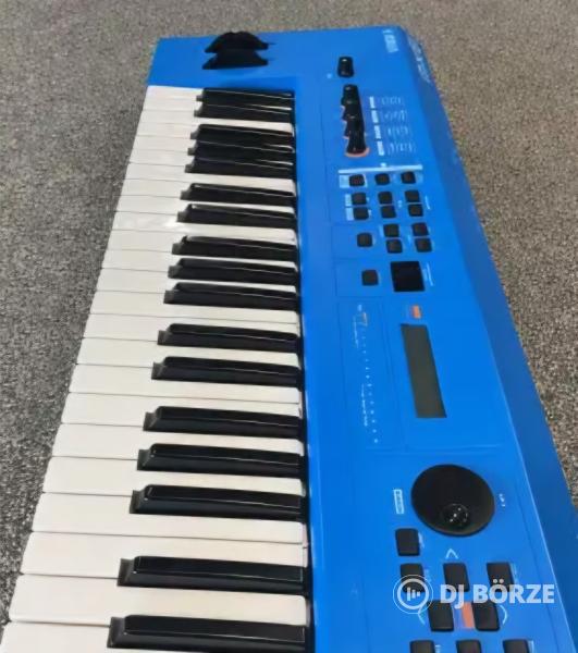 Yamaha MX61 V2 Blue
