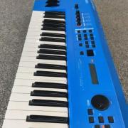 Yamaha MX61 V2 Blue