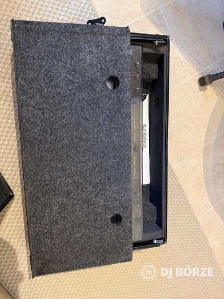 Pioneer DDJ-SX kontroller + szállítóláda (rack)