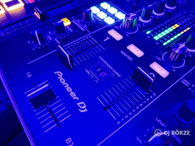 Pioneer DJ XDJ-RX3 Rackel együtt eladó