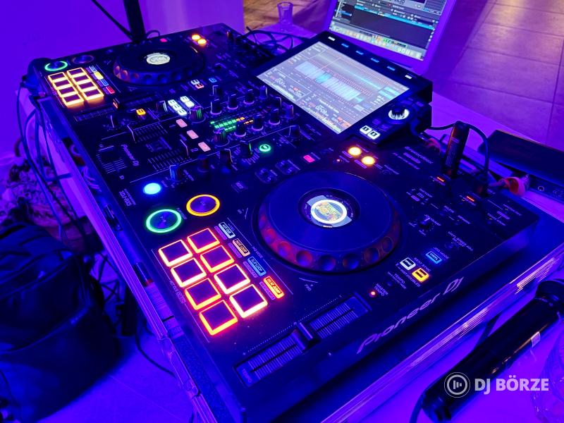 Pioneer DJ XDJ-RX3 Rackel együtt eladó