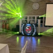 RAKTÁRKISÖPRÉS DJ Asztal LED Fallal használt