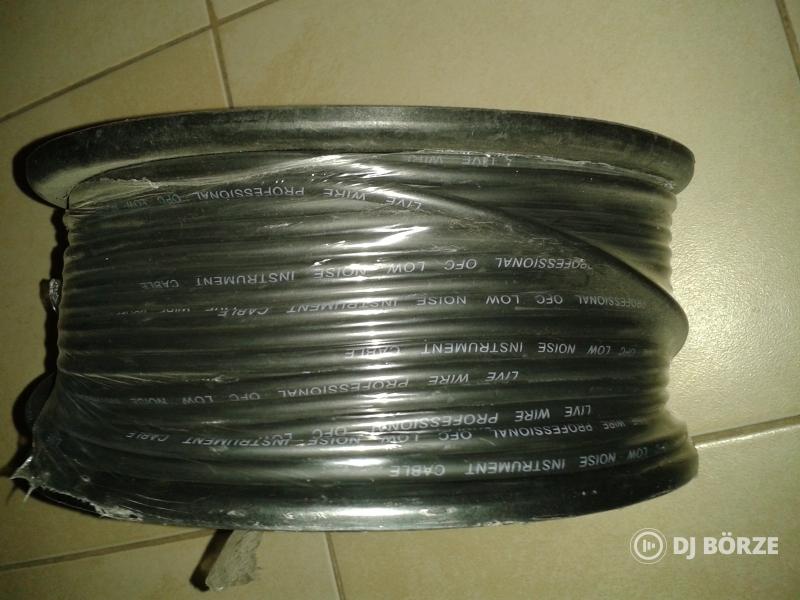 Proel Livewire UJ assimetrikus mindengitárhoz gitarkabel 100 meter rez 0,25