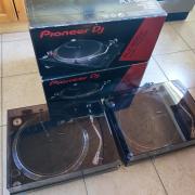 Eladó Pioneer PLX-500 lemezjátszó pár