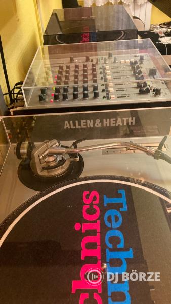 Allen & Heath Xone:62 DJ keverő
