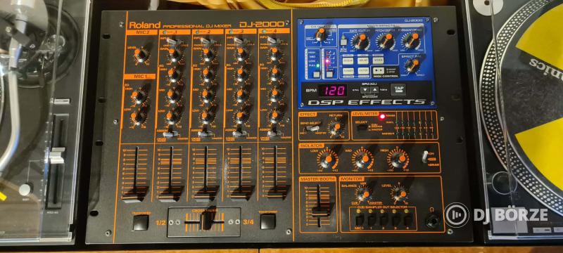 Roland DJ-2000 professzionális DJ keverő