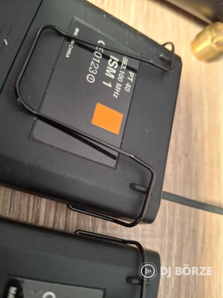 AKG WMS40 UFH vezeték nélküli mikrofon szett (2db szett)