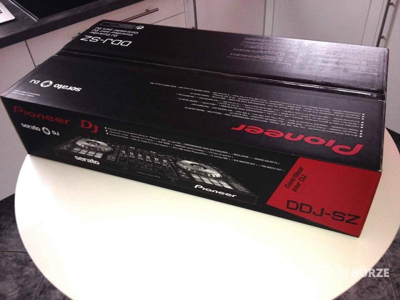 Pioneer DDJ-SZ DJ kontroller flight case-ben
