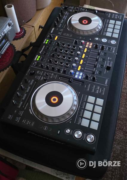 Pioneer DDJ-SZ DJ kontroller flight case-ben