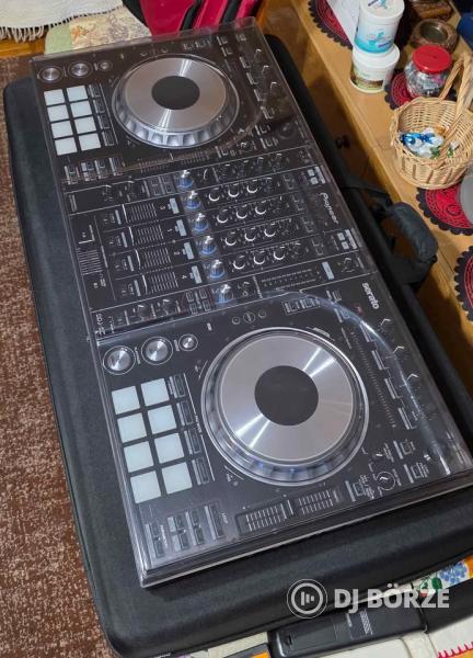 Pioneer DDJ-SZ DJ kontroller flight case-ben
