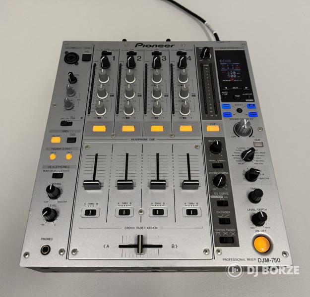 Pioneer DJM-750 DJ keverő