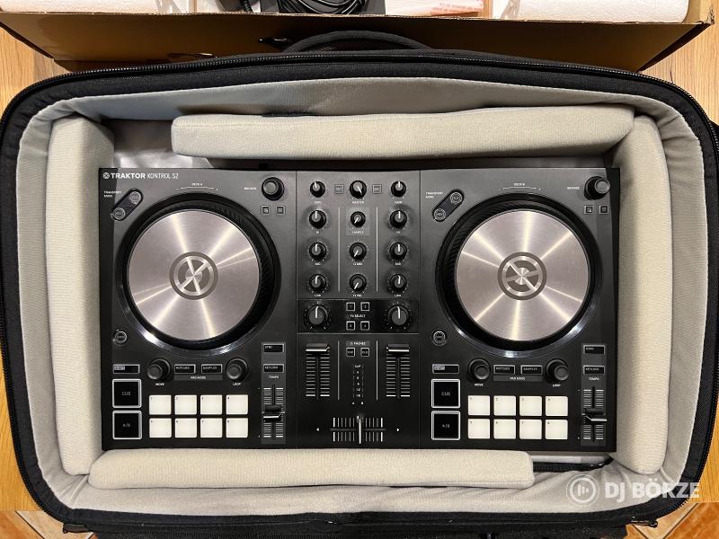 Native Instruments Traktor S2 MK3 DJ kontroller